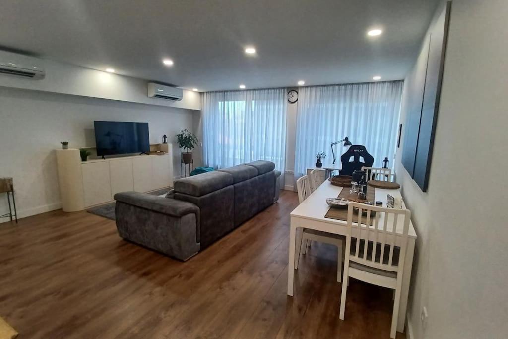 A H - Apartment Oporto Downtown Buitenkant foto